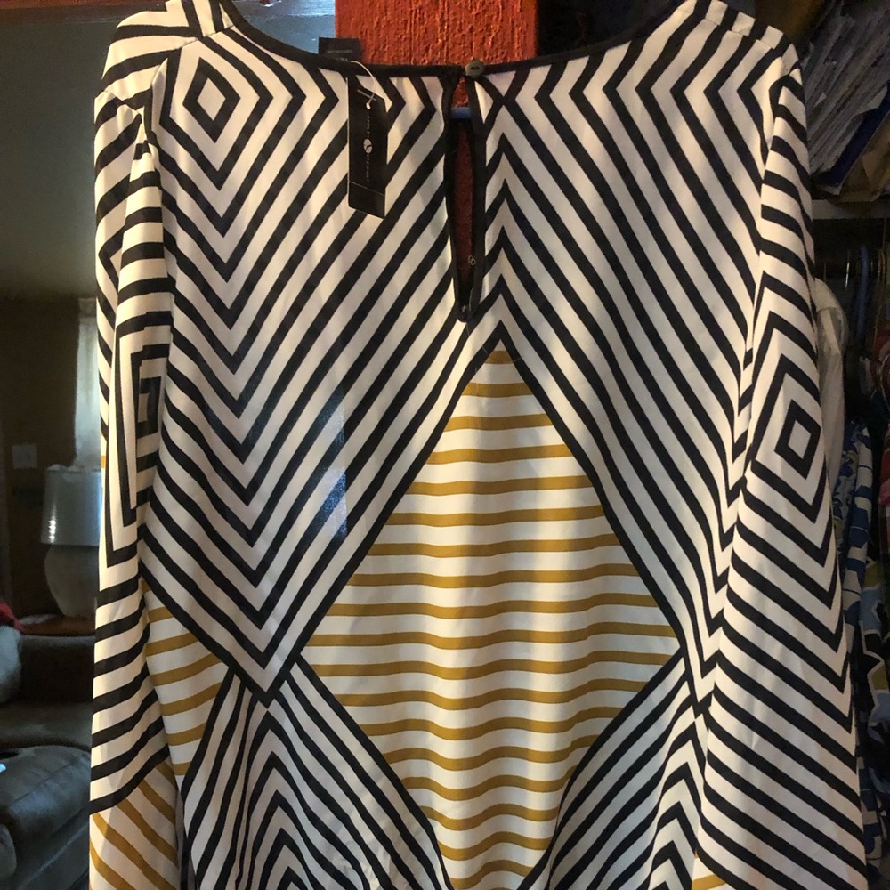 Black and White Geometric top with Yellow Stripes